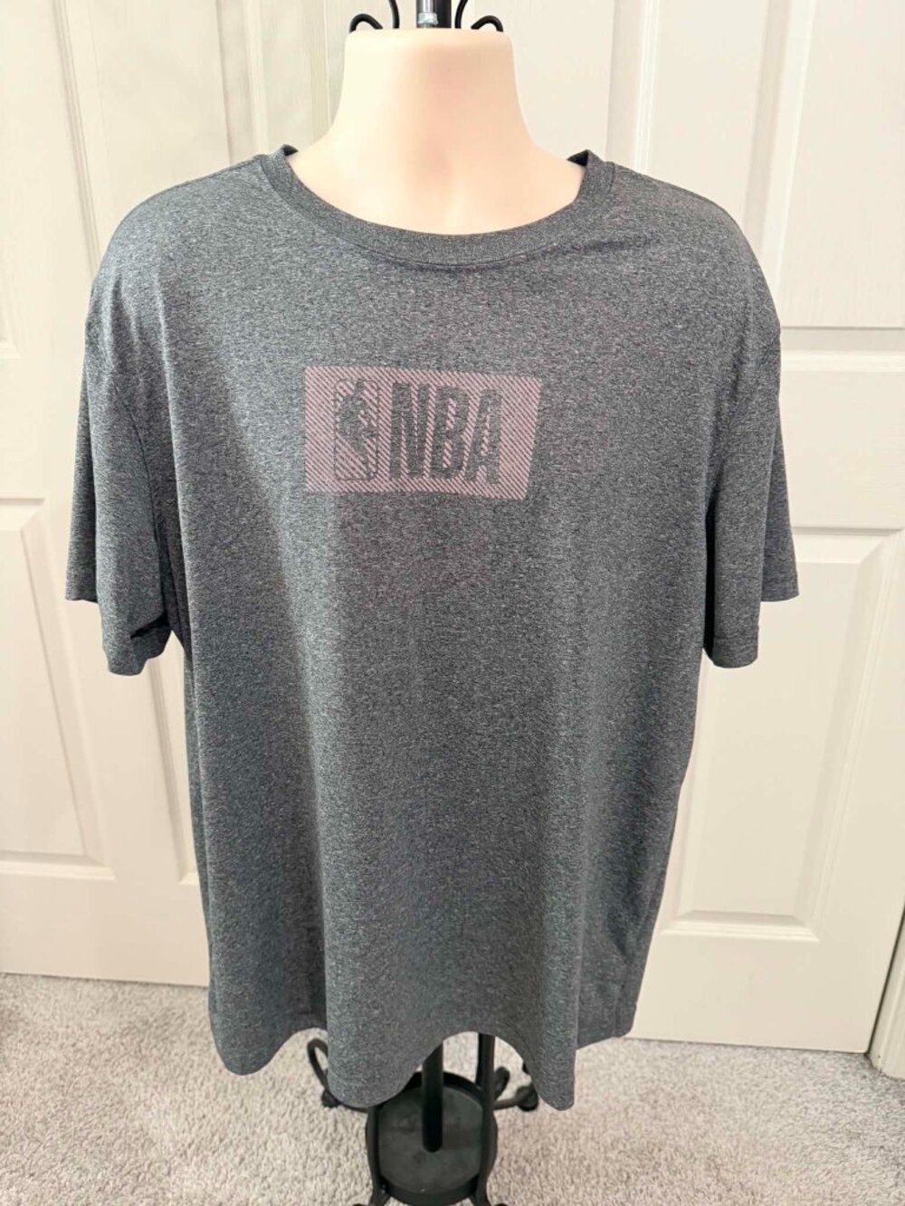 Men's Like New NBA Dark Grey T-Shirt Size XXL